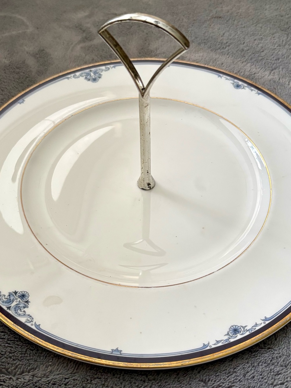 Royal Doulton Princeton Dessert Serving Plate with Gold Trim